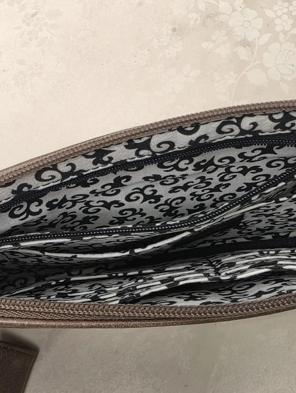 HOBO International Brown Leather Large Wristlet Pouch Wallet Zip Organizer